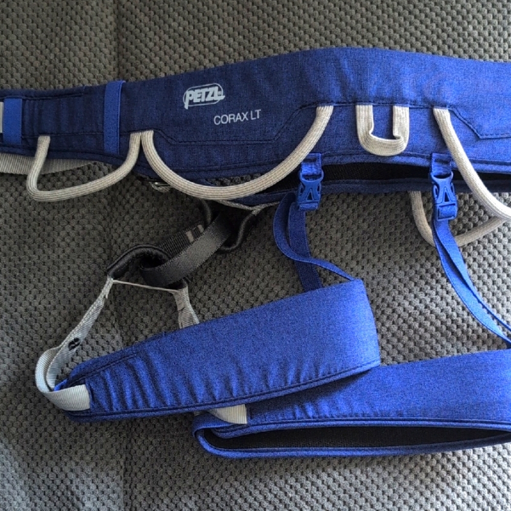 Petzl Corax LT Climbing Harness - Women's Large